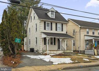 716 RAILROAD AVE, Haverford, PA 19041