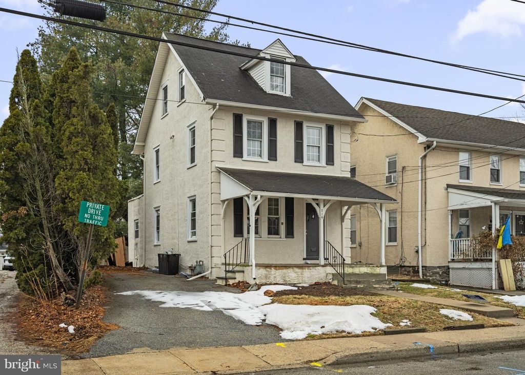 716 RAILROAD AVE, Haverford, PA 19041