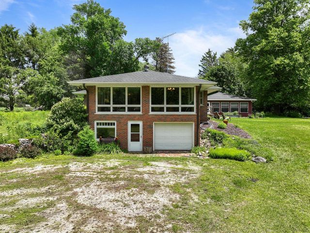 5281 Spring Valley ROAD, Burlington, WI 53105