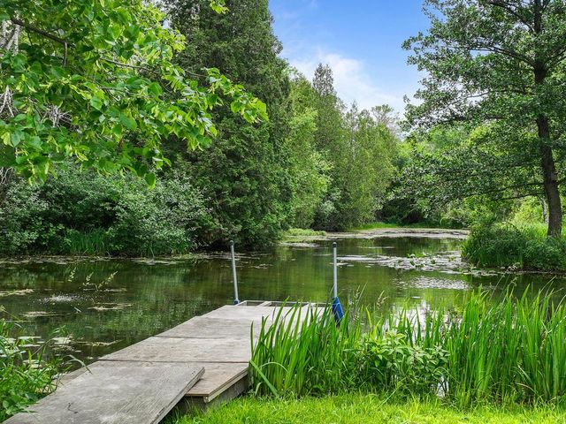 5281 Spring Valley ROAD, Burlington, WI 53105