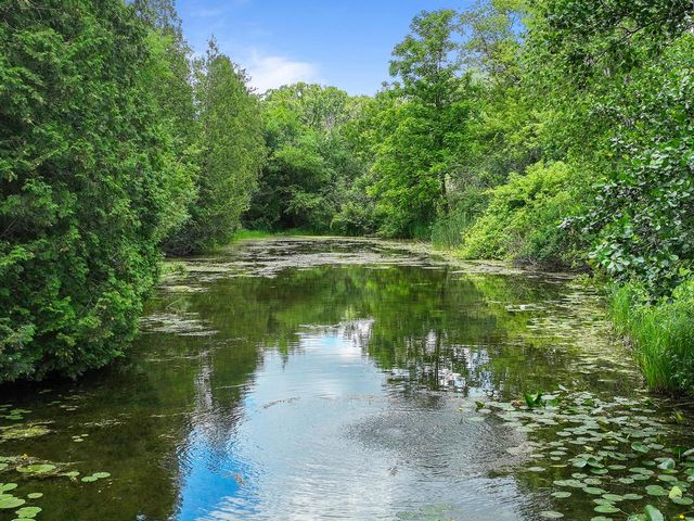 5281 Spring Valley ROAD, Burlington, WI 53105