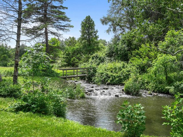 5281 Spring Valley ROAD, Burlington, WI 53105