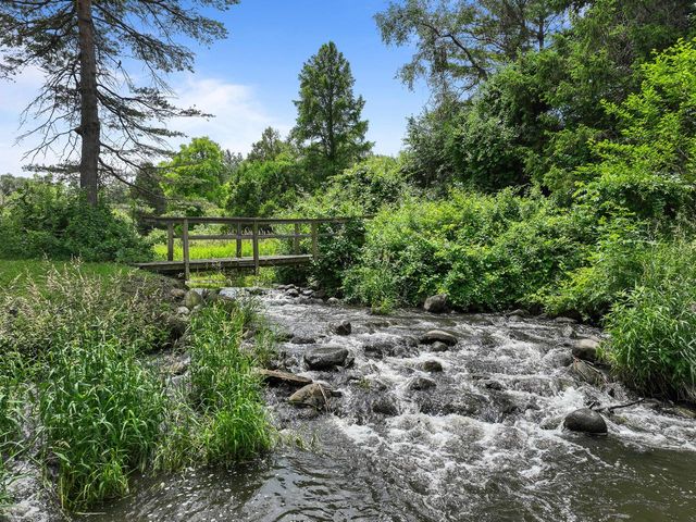5281 Spring Valley ROAD, Burlington, WI 53105