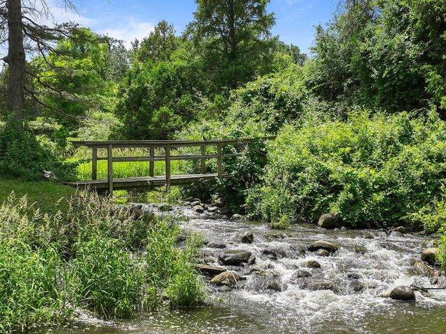 5281 Spring Valley ROAD, Burlington, WI 53105