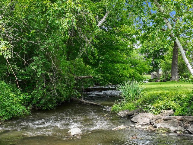 5281 Spring Valley ROAD, Burlington, WI 53105