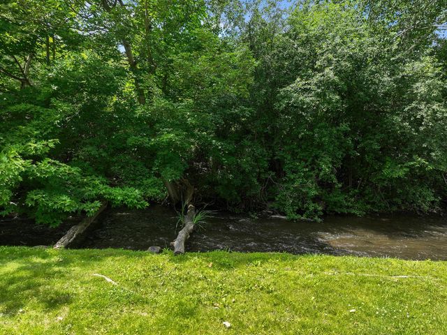 5281 Spring Valley ROAD, Burlington, WI 53105
