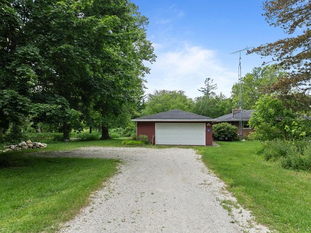 5281 Spring Valley ROAD, Burlington, WI 53105