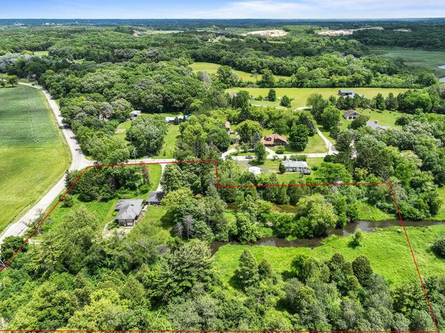 5281 Spring Valley ROAD, Burlington, WI 53105