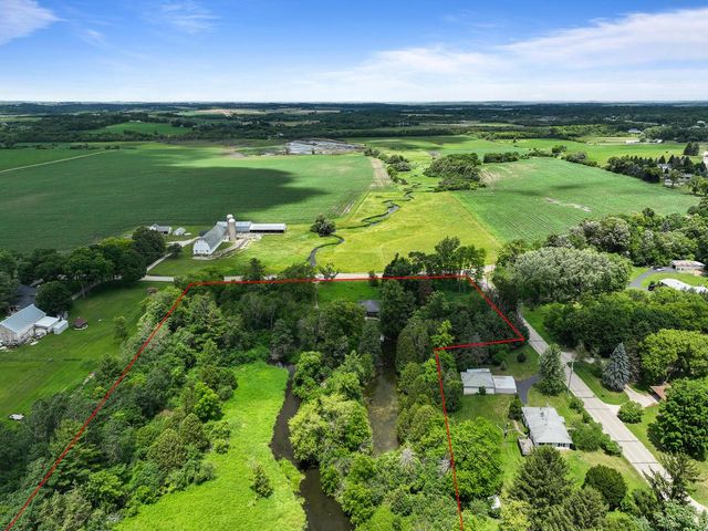 5281 Spring Valley ROAD, Burlington, WI 53105