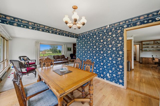 5281 Spring Valley ROAD, Burlington, WI 53105