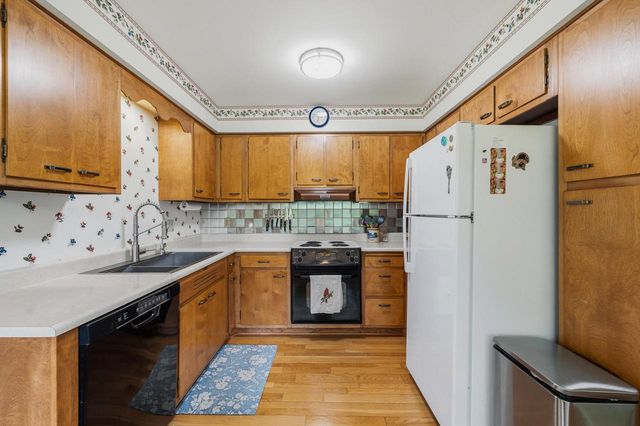 5281 Spring Valley ROAD, Burlington, WI 53105