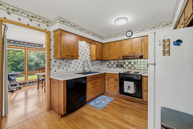 5281 Spring Valley ROAD, Burlington, WI 53105