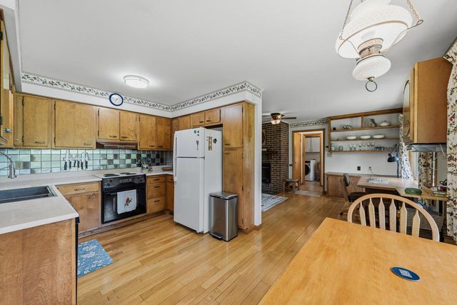 5281 Spring Valley ROAD, Burlington, WI 53105
