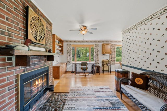 5281 Spring Valley ROAD, Burlington, WI 53105