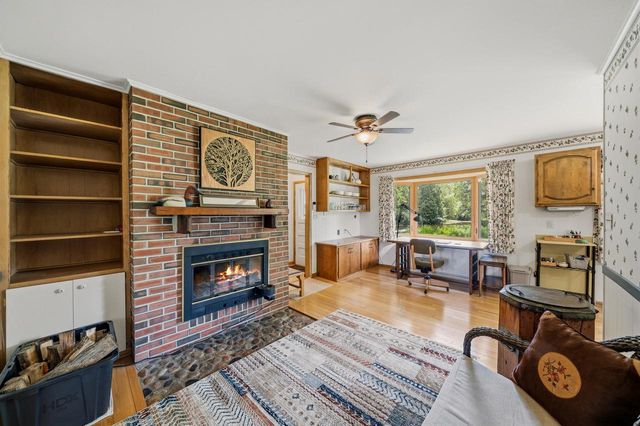 5281 Spring Valley ROAD, Burlington, WI 53105