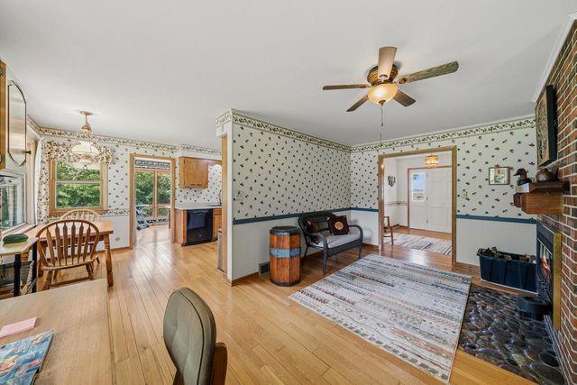 5281 Spring Valley ROAD, Burlington, WI 53105