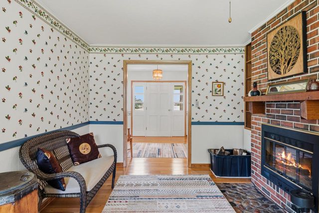 5281 Spring Valley ROAD, Burlington, WI 53105