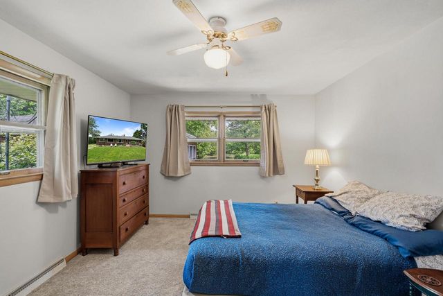5281 Spring Valley ROAD, Burlington, WI 53105