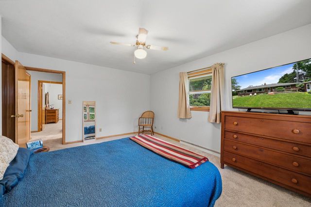 5281 Spring Valley ROAD, Burlington, WI 53105