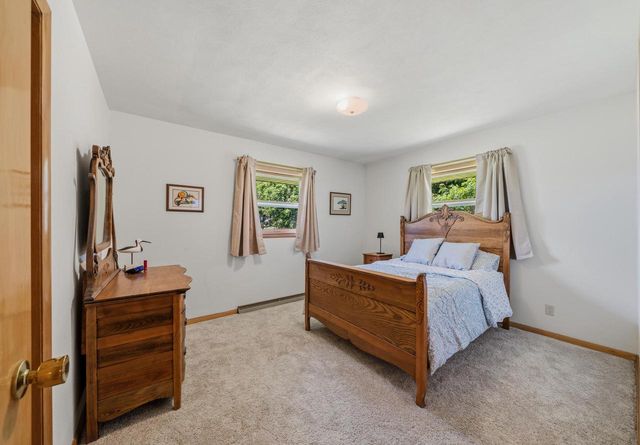 5281 Spring Valley ROAD, Burlington, WI 53105