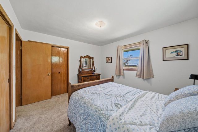 5281 Spring Valley ROAD, Burlington, WI 53105