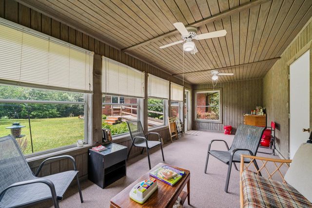 5281 Spring Valley ROAD, Burlington, WI 53105