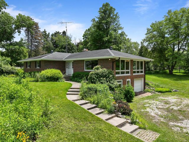 5281 Spring Valley ROAD, Burlington, WI 53105