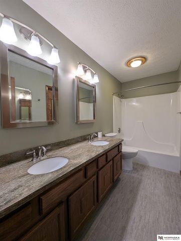 5613 Briar Patch Circle, Lincoln, NE 68516