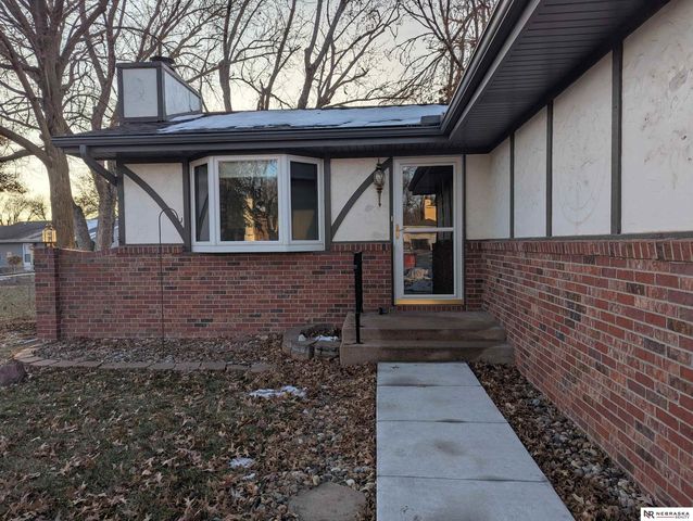 5613 Briar Patch Circle, Lincoln, NE 68516