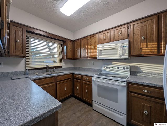 5613 Briar Patch Circle, Lincoln, NE 68516