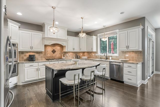 12023 Ashbrook Lane, Mokena, IL 60448