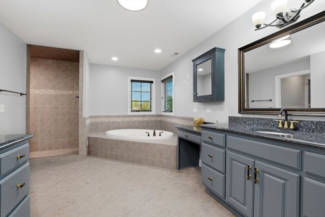 12023 Ashbrook Lane, Mokena, IL 60448