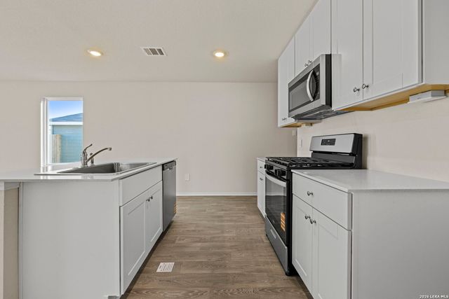 1009 Seedling, Seguin, TX 78155