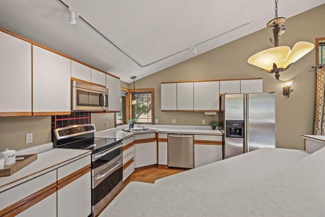 512 Dorn Drive, Waunakee, WI 53597