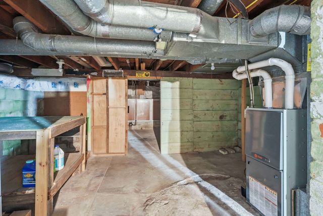 717 N Howell Street, Davenport, IA 52802