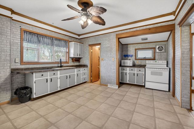 717 N Howell Street, Davenport, IA 52802