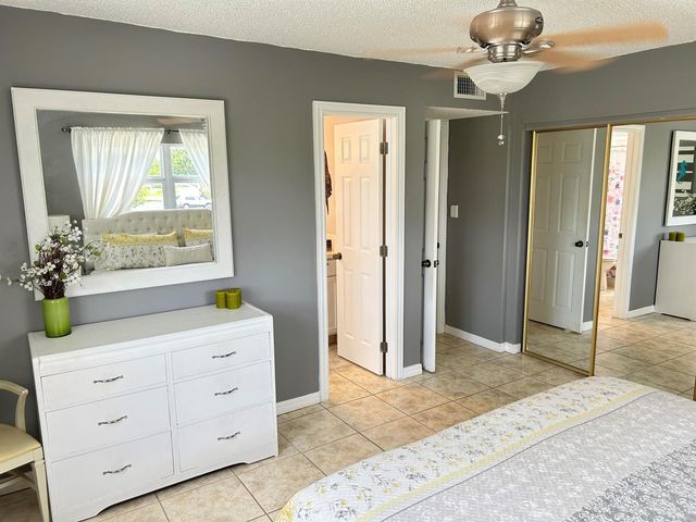 4880 NW 22nd Street 214, Lauderhill, FL 33311