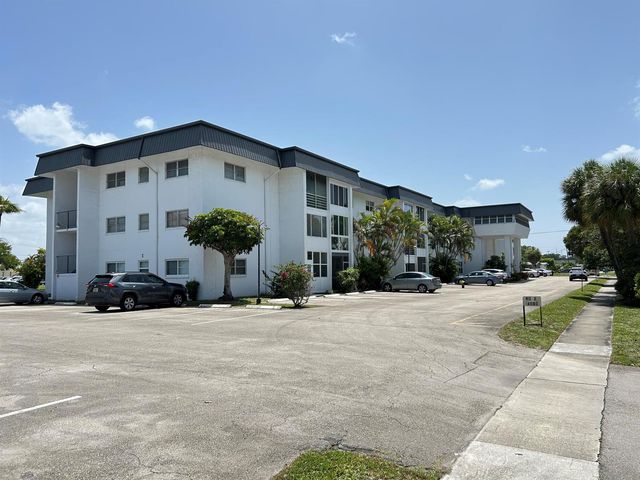4880 NW 22nd Street 214, Lauderhill, FL 33311