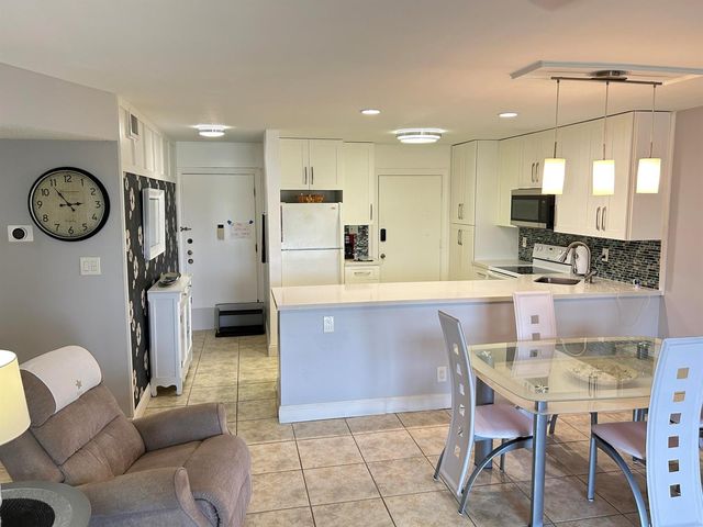 4880 NW 22nd Street 214, Lauderhill, FL 33311