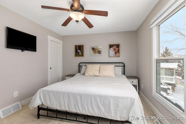 831 Scott Woods Drive NE, Comstock Park, MI 49321