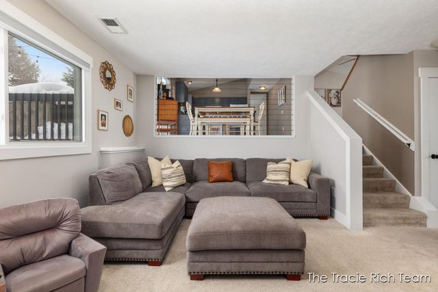 831 Scott Woods Drive NE, Comstock Park, MI 49321