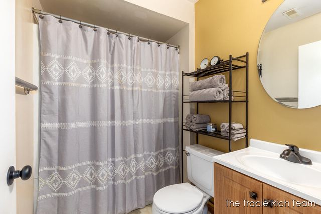 831 Scott Woods Drive NE, Comstock Park, MI 49321