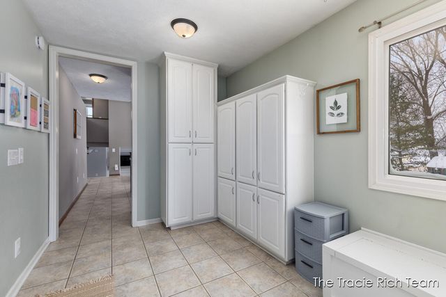 831 Scott Woods Drive NE, Comstock Park, MI 49321