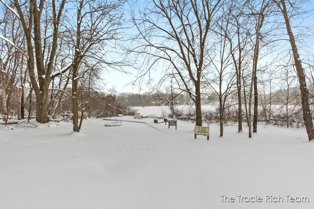 831 Scott Woods Drive NE, Comstock Park, MI 49321