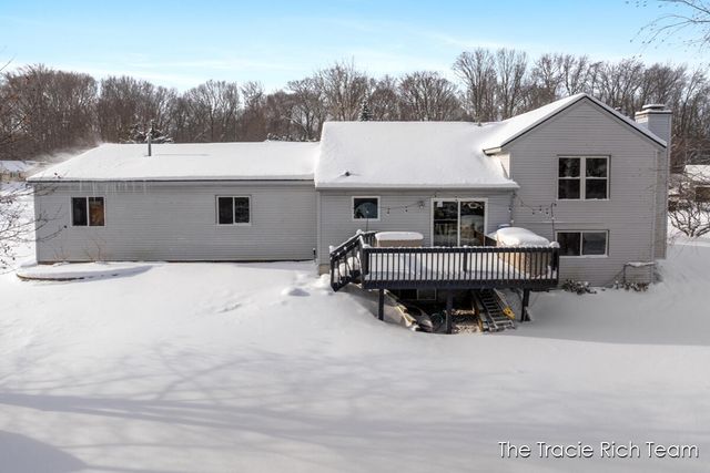 831 Scott Woods Drive NE, Comstock Park, MI 49321