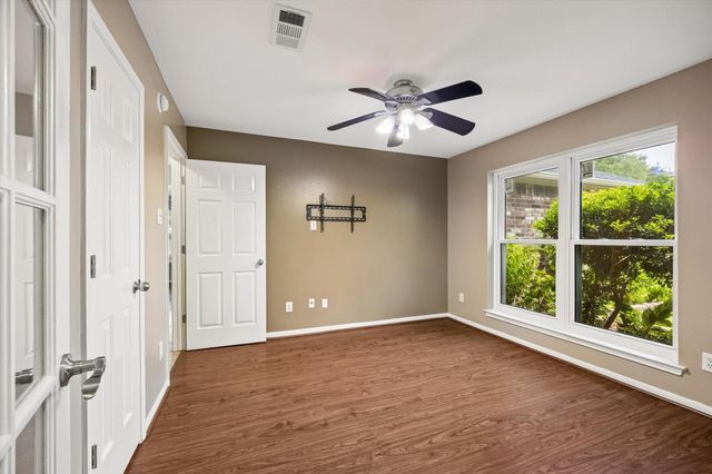 403 Stockbridge Ln, League City, TX 77539