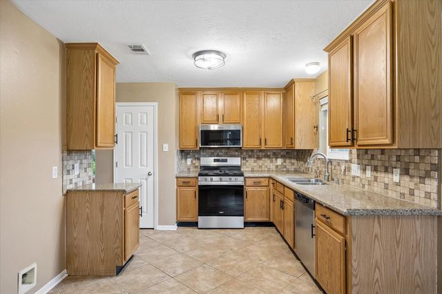 403 Stockbridge Ln, League City, TX 77539