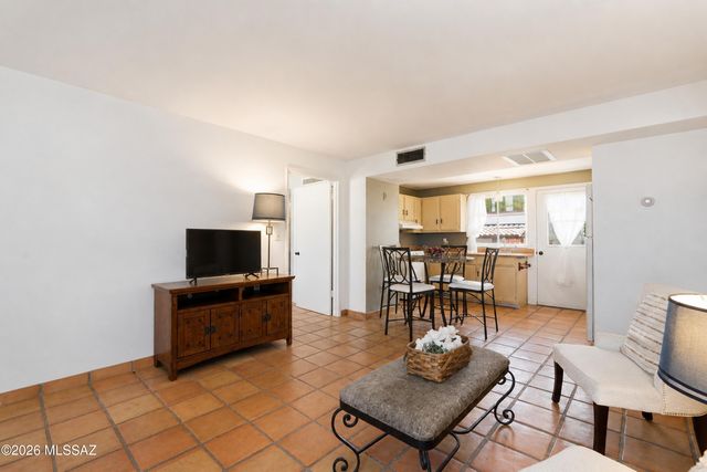 481 S Paseo Lobo Unit B, Green Valley, AZ 85614