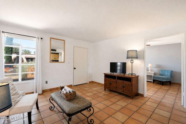481 S Paseo Lobo Unit B, Green Valley, AZ 85614
