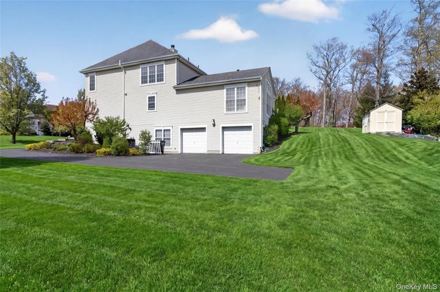 17 Oldwyck Crescent, Highland Mills, NY 10930